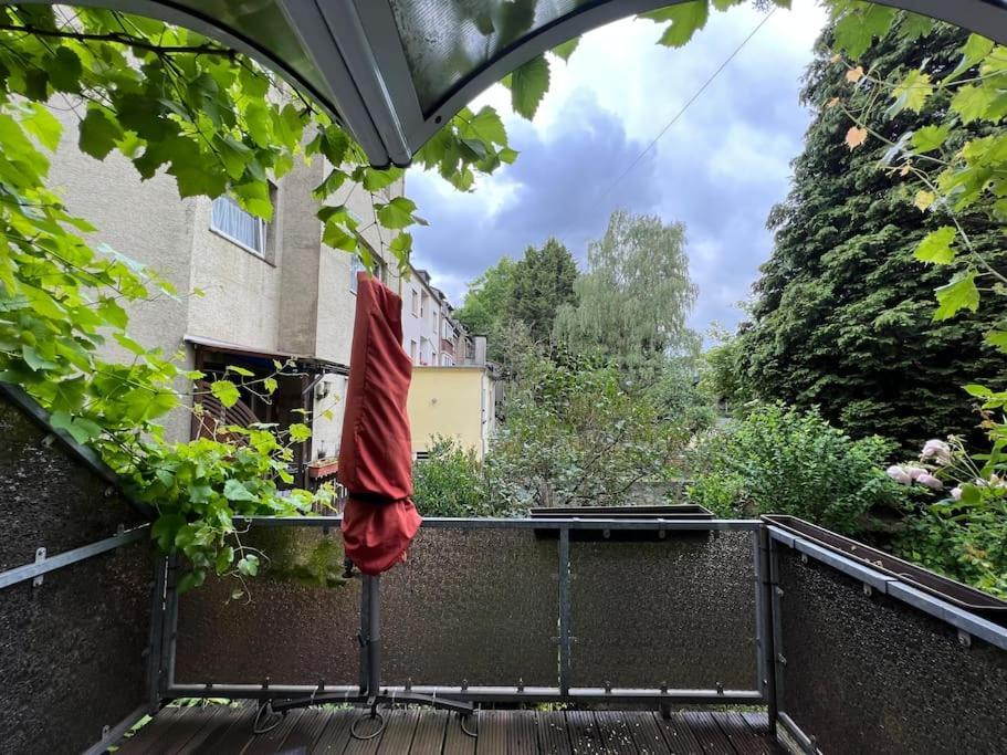 Ferienwohnung Flughafennahe zentrale voll möblierte Wohlfühlatmosphäre Erdgeschoss Duisburg Exterior foto